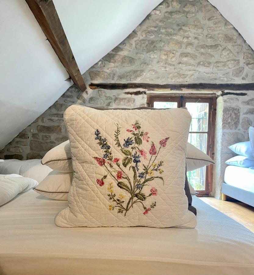 Domaine Du Bonheur En Pierre Avec Piscine, Proche Sarlat Holiday home *